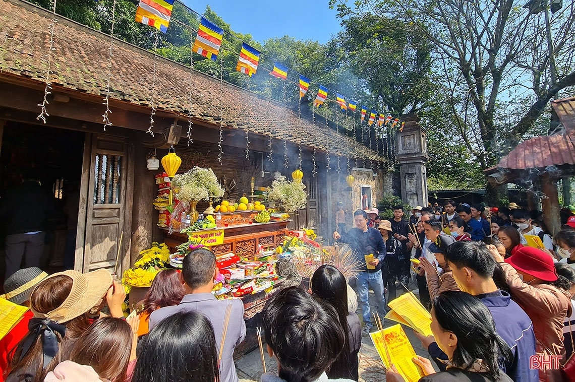 Lễ hội chùa Hương Tích được tổ chức với mục tiêu tôn vinh giá trị văn hóa, cảnh quan và khai thác hiệu quả tiềm năng du lịch của khu di tích cấp quốc gia Chùa Hương - Núi Hồng